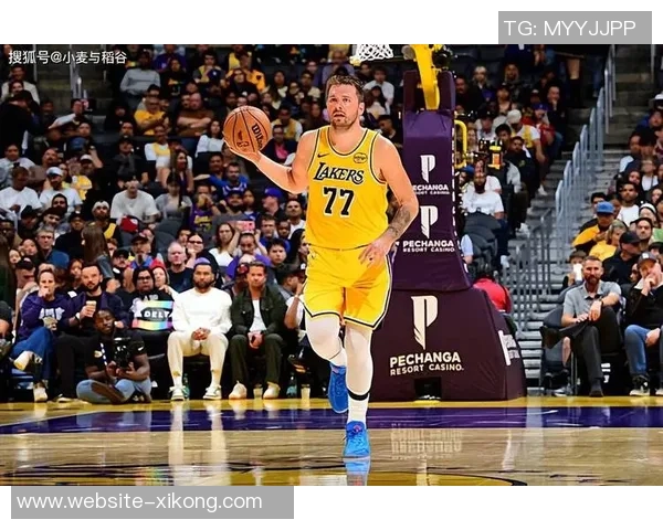 东契奇在场湖人防守效率显著提升分析及其影响探讨