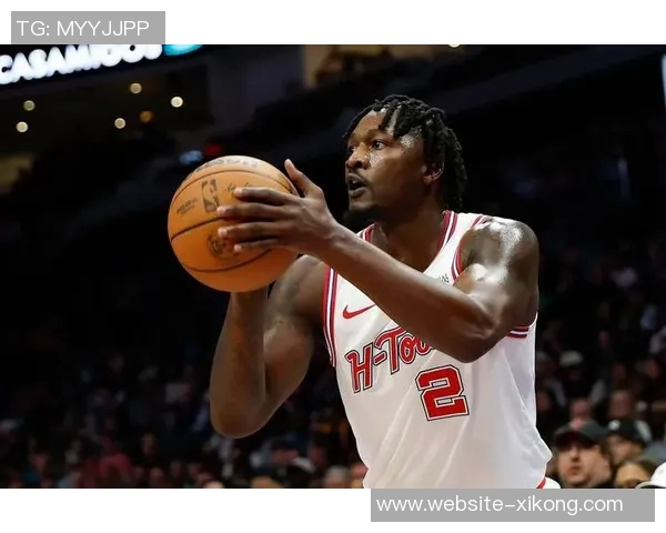 乌度卡谈文班罚球问题强调球队需避免过度身体对抗 乌度卡谈文班罚球问题强调球队需避免过度身体对抗